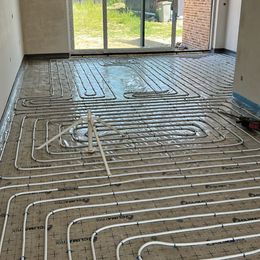 Foto van een installatie door EcoHeat Innovations.