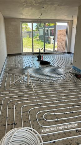 Foto van een energieinstallatie door EcoHeat Innovations. Onze installaties passen perfect in jouw visie of interieur.