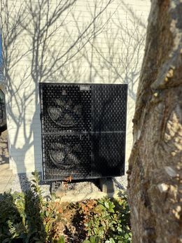 Foto van een energieinstallatie door EcoHeat Innovations. Onze installaties passen perfect in jouw visie of interieur.