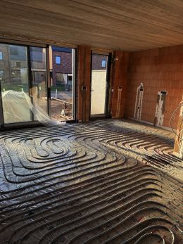 Foto van een installatie door EcoHeat Innovations.